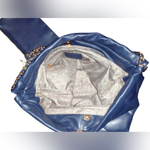 New! Blue Large Quilted Bag with Silver Chains and free blue cash/change bag - Picture 4 of 4